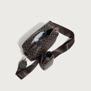 <span class=keywords><strong>Sac</strong></span> à <span class=keywords><strong>bandoulière</strong></span> <span class=keywords><strong>pour</strong></span> femme en cuir PU, grande capacité, portable, 2 en 1, avec <span class=keywords><strong>petit</strong></span> portefeuille rond, B0012 - Product Image 4
