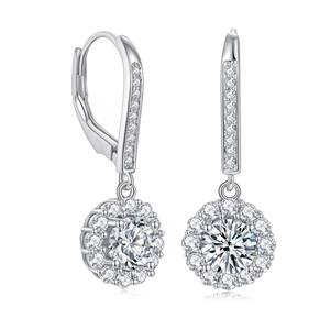 Pendientes Redondos de Moissanita de 0.5ct y 5mm con Baño de Platino y Certificado GRA - Product Image 1