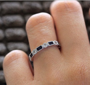 Anello Quadrato alla Moda, Design Minimalista ed Elegante con Pietra Colorata, Gioiello Creativo per Uso Quotidiano Femminile - Product Image 3