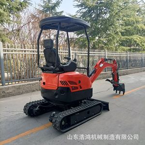 Mini-excavatrice sur chenilles rouge compacte à rayon de braquage court pour travaux de construction - Product Image 4