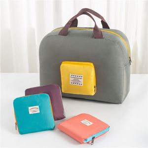 Bolsa de Viaje Plegable de Poliéster, Moderna y Minimalista, para Guardar Ropa de Exterior, Bolsa de Hombro para Fin de Semana - Product Image 1