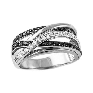 Bague géométrique en zircon noir et blanc, bijou de doigt simple et tendance - Product Image 1