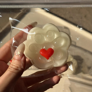 Juguete Blandito de Pata de Gato con Forma de Corazón, Textura Gelatinosa, Alivia el Estrés, Regalo para Adolescentes y Adultos, Juguete de Descompresión con Forma de Pata de Gatito - Product Image 3