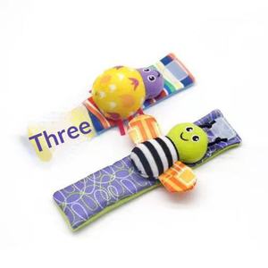 Juguete de peluche de dibujos animados con forma de reloj para recién nacidos de 0 a 3 años, <span class=keywords><strong>sonajero</strong></span> de mano y <span class=keywords><strong>calcetines</strong></span> con correa para la muñeca del bebé - Product Image 4