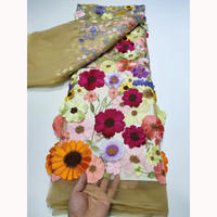 Tissu de dentelle africaine en tulle français brodé 3D floral en mousseline de soie avec appliques colorées pour robe de mariée