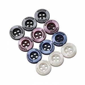 شعار محفور مخصص علامة تجارية بوتون البلاستيك لؤلؤ راتنج أزرار للرجال - Product Image 2