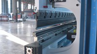 Presse plieuse CNC compacte WUSVEK robuste 130T/2500 KT19 4+1 axes, machine de pliage de tôles hydraulique CE ISO