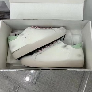 Chaussures en cuir véritable de luxe pour hommes et femmes, baskets de haute qualité pour l'extérieur, semelle intermédiaire en caoutchouc, fabriquées en Chine - Product Image 4