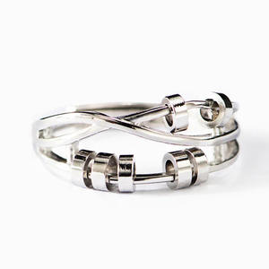 Anello Geometrico in Acciaio Inossidabile T0706, Gioiello Unisex Moderno e Alla Moda, Design Semplice Senza Pietre - Product Image 1