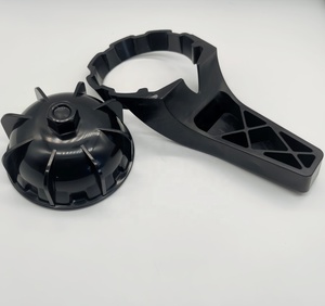 Para <span class=keywords><strong>mercedes</strong></span>-benz <span class=keywords><strong>AMG</strong></span> C63 E63 S63 S65 G63 GT 2014 2019 tapa de cubo de rueda llave Herramienta de extracción tapacubos cubierta de rueda - Product Image 5