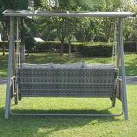 Mobilier d'extérieur 3 personnes Balançoire extérieure à baldaquin Chaise balançoire de patio Balançoire en rotin avec coussin amovible
