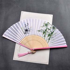 Abanicos de Bambú Tallados al por Mayor - Abanicos Ecológicos Personalizados para Fiestas, Bodas y Eventos - Product Image 1
