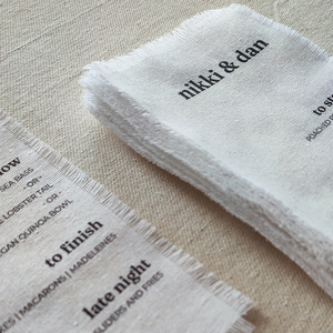 Menu de bar imprimé en lin et coton biologique OEKO-Tex avec bords frangés pour hôtels, mariages, thème lin français, panneaux de mariage - Vente en gros - Product Image 3
