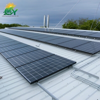 Système de montage photovoltaïque pour toiture métallique, matériaux résistants à la corrosion, installation non-pénétrante, structure modulaire, efficace