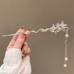 Pasador de Pelo con Doble Mariposa y Borlas para Mujeres y Niñas, Exquisito Pasador de Metal con Cristales y Perlas, Accesorios de Joyería para el Cabello - Product Image 4