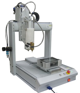 Machine robotisée de distribution de colle thermofusible en pot d'aluminium de 300 ml pour LED - Product Image 2