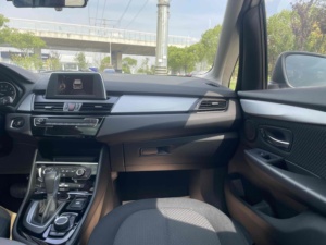 BMW Série 2 <span class=keywords><strong>Tourer</strong></span> d'occasion 2016 <span class=keywords><strong>218i</strong></span> Sport Design Package Compact <span class=keywords><strong>Tourer</strong></span> à vendre en gros à prix abordable pour l'exportation – Voitures d'occasion, véhicules de seconde main - Product Image 4