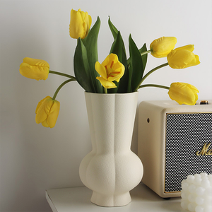 Vase en céramique de style nordique pour décoration de salon, arrangement floral, fleurs artificielles de tulipes, décoration artistique pour porche - Product Image 3