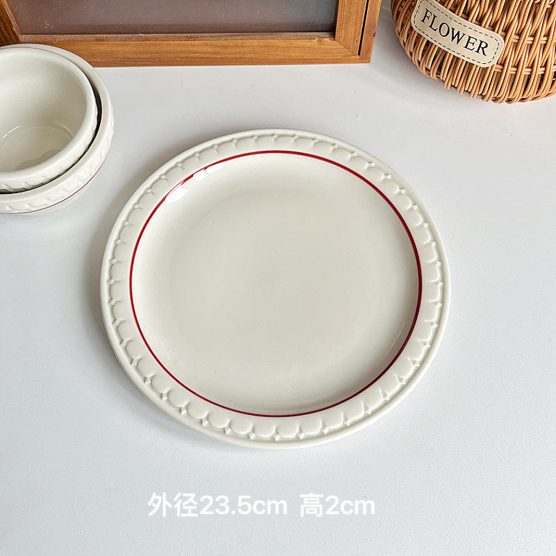 แผ่นดิสก์ขนาด9นิ้วที่มีการบรรเทาเส้นสีแดงที่มีข้อบกพร่องเล็กน้อย