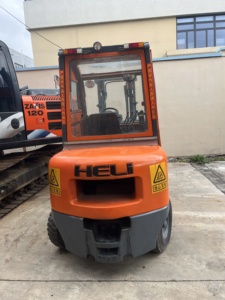 รถยกดีเซลขนาดเล็ก Heli FD30 มือสองขายดี 3 ตัน สภาพสมบูรณ์ ใช้งานได้ทันที รถยกพาเลทอัตโนมัติ นำเข้าจากญี่ปุ่นแท้ - Product Image 4