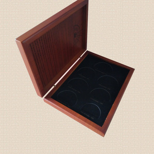 Boîte en bois rectangulaire 0,9 cm en noyer, boîte cadeau faite à la main pour médailles, badges, objets de collection - Product Image 1