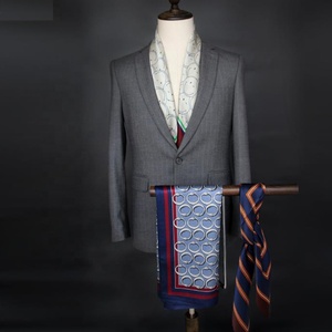 <span class=keywords><strong>Foulard</strong></span> carré personnalisé en cravate de <span class=keywords><strong>soie</strong></span> <span class=keywords><strong>Ascot</strong></span> pour costumes pour hommes Dernier design de mode - Product Image 2