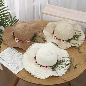 Chapeau de soleil en paille à large bord avec logo personnalisé, motif floral pour enfants, protection UV, idéal pour les vacances à la plage, vente en gros - Product Image 4