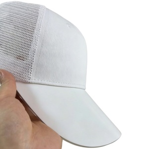 Casquette à visière en vinyle transparent personnalisable, structure à double couche permettant l'insertion libre de motifs personnalisés pour la vente en gros - Product Image 5