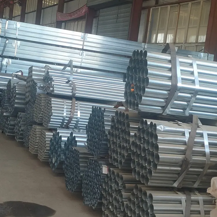 BS1387 Light / Medium grade Hot dip galvanized threaded welded ms steel pipes with sockets