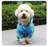 Imperméable coupe-vent à capuche pour chien avec bandes réfléchissantes, style sportif en polyester pour races moyennes et grandes, prêt à être expédié
