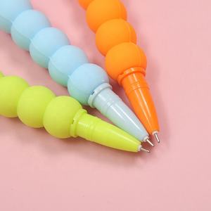 Pluma de tinta de Gel con diseño de oruga bonita de dibujos animados, recarga azul reemplazable de 0,5mm, regalo para estudiantes o material escolar para promociones - Product Image 5