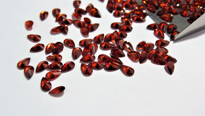 Garnet Rojo Facetado de Alta Calidad 7x5, Corte Pera, Gema Natural Suelta para Joyería, Origen MZ, Mejor Precio al por Mayor - Product Image 3