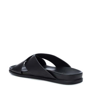 Xti Pantoufles pour hommes 44975 Sandales d'intérieur confortables en cuir noir - Product Image 3