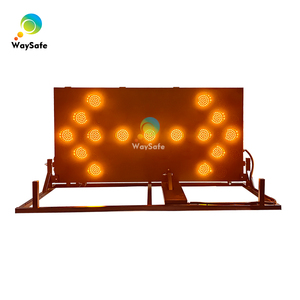 Pannello Direzionale Pieghevole Portatile da 1500*750mm con 15 LED per Controllo del Traffico, Montato su Camion - Product Image 1