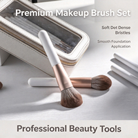 Ensemble de pinceaux de maquillage de luxe blancs 18 pièces avec manche en bois doré et poils synthétiques pour l'application de poudre sur le visage