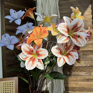 Fleurs de lys artificielles Jinxi faites à la main pour la décoration de mariage, la décoration de la maison et les accessoires de photographie - Product Image 1