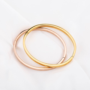 European American Retro 4Mm <b>Titanium</b> Steel Roman Numeral Cuff Bracelet 18K Gold Plated Unisex Jewelry - Product Image 4