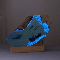 Nouvelle Arrivée Lampe de Table Décorative Lumière Nocturne Bleue Plongeur et Baleine Lampe en Résine Époxy Artisanat en Résine Fait Main Décoration Intérieure