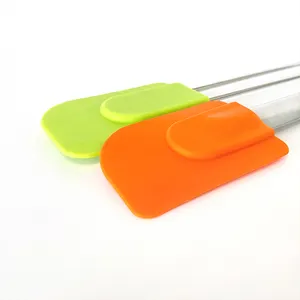 2023 vendita calda OEM accessori da cucina personalizzati resistenti al calore in Silicone facile pulire spatola durevole con macchia