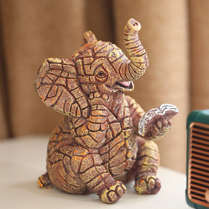 Figurines décoratives Witt en résine peintes à la main, éléphant lisant un livre, pour la maison et le jardin - Product Image 1