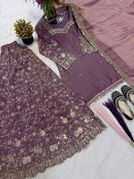 Superbe ensemble haut en soie violette, sharara et dupatta, brodé de sequins, prêt-à-porter pour Diwali et mariages Bollywood – Grande Vente
