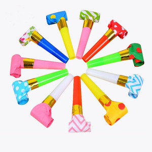 100 Piezas de Silbatos de Papel Dorado, Divertidos Accesorios para Hacer Ruido, Juguetes para Fiestas de <span class=keywords><strong>Año</strong></span> <span class=keywords><strong>Nuevo</strong></span> y San Valentín para Niños - Product Image 1