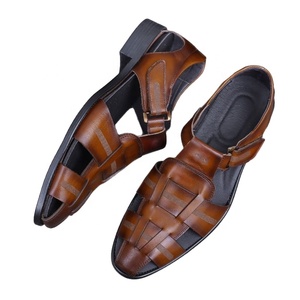 Sandales d'extérieur classiques pour hommes en cuir véritable à bout fermé, style gladiateur, à talon, motif uni, respirantes et antidérapantes pour l'hiver et l'été - Product Image 1