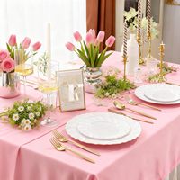 Assiettes en plastique jetables élégantes de couleur ivoire à bords festonnés avec bordure dorée