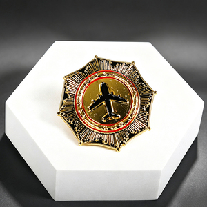 Badge en métal doré ajouré étoile à cinq branches, emblème en alliage gaufré, épingle de revers pour uniforme tactique - Product Image 2