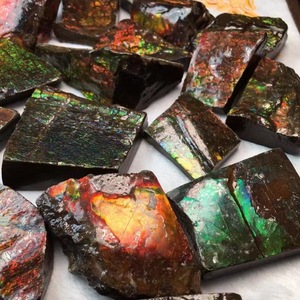 Hoge Kwaliteit Natuurlijke Gebeeldhouwde Edelsteen Kristallen Plaat Ammoliet Plaat - Product Image 1