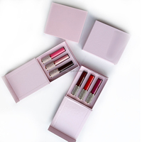 Boîte rigide magnétique en carton rose vide pour emballage de rouge à lèvres avec gaufrage et revêtement UV, taille personnalisable, emballage d'expédition assemblé