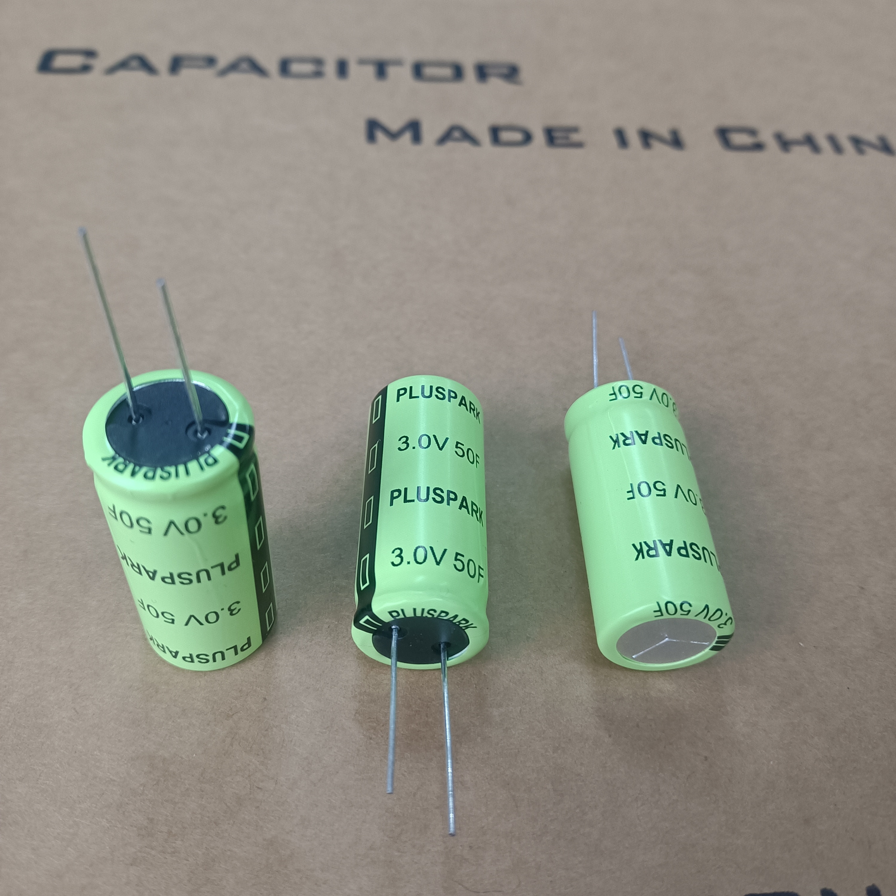ウルトラキャパシタ 3.0V 50F 18x40mm スーパーキャパシタ ラジアル