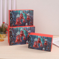Boîte cadeau de Noël en gros avec couvercle et base imprimés scintillants, revêtement UV et gaufrage pour cadeau