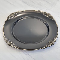 Assiette de chargeur blanc noir or bord rose fête de mariage dîner de restaurant assiettes de chargeur en plastique royal antique pour événements